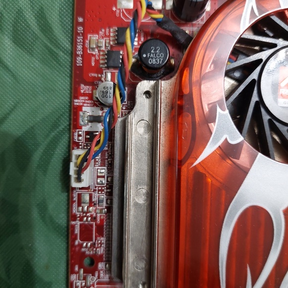 Pre-Owned ATi Radeon 256 MB Graphics Card - Picture 3 of 10